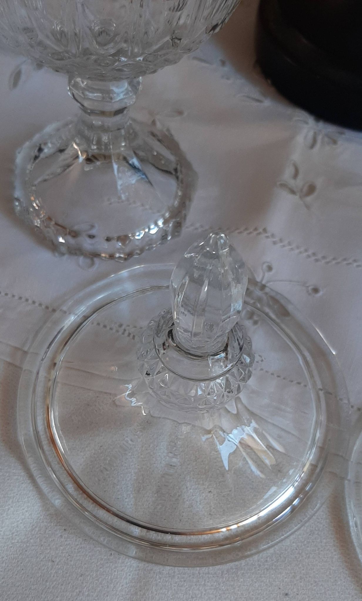 Crystal pot