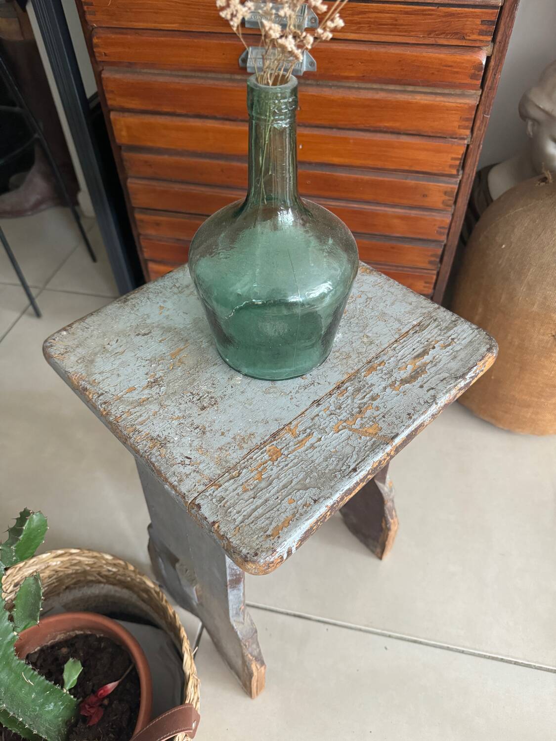 Tabouret en bois bleu vintage