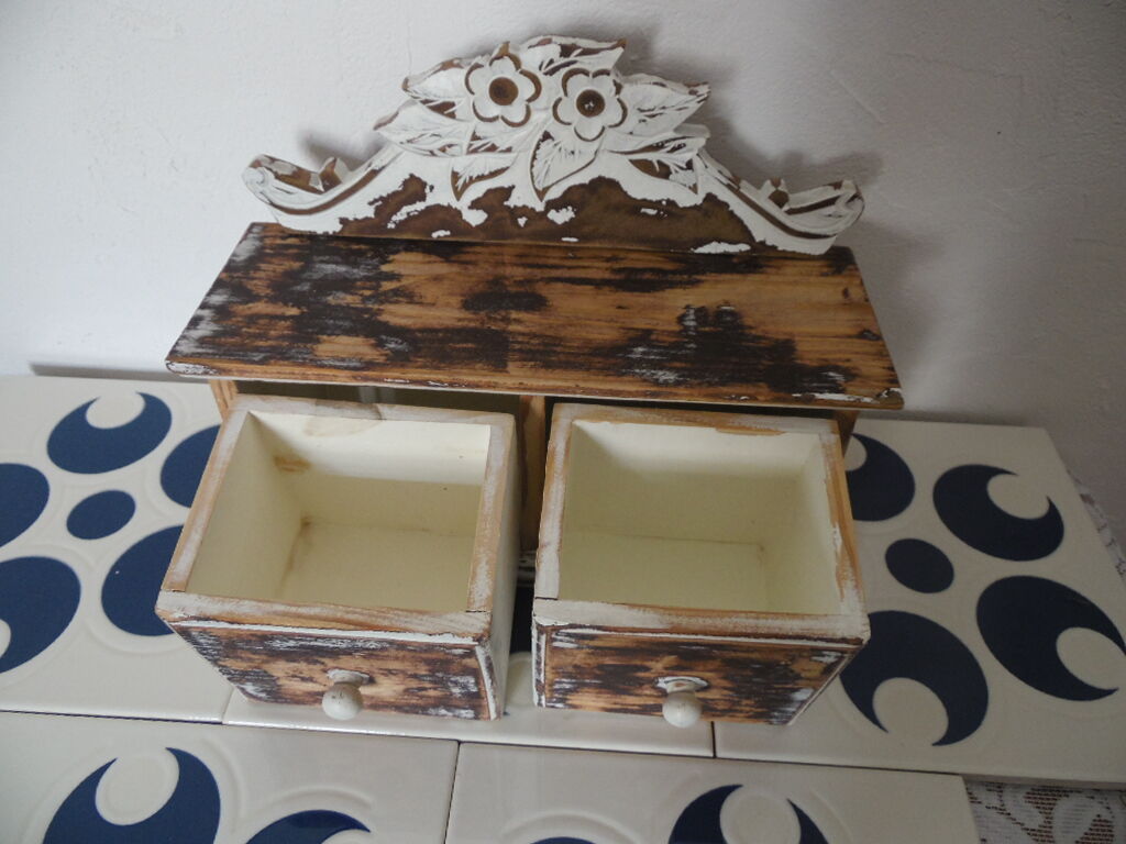 Decorative cabinet 2 drawers
