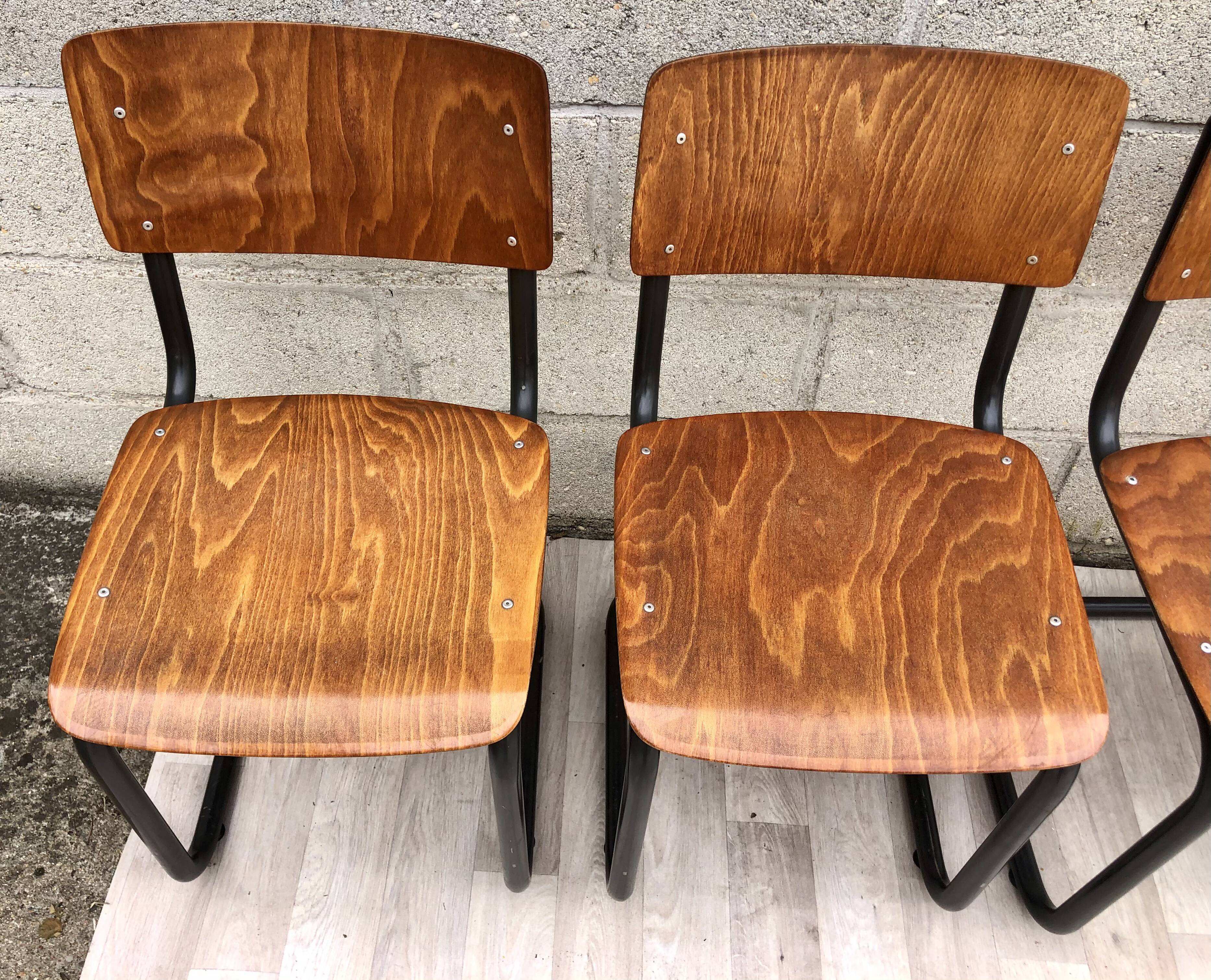 Lot de 4 chaises vintage Arhend Cantilever