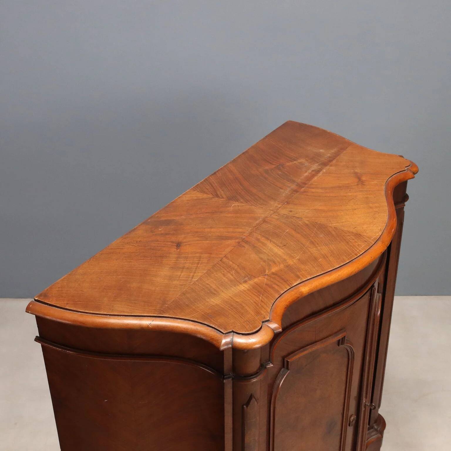 Antique Umbertine walnut buffet, Italy, 19th century