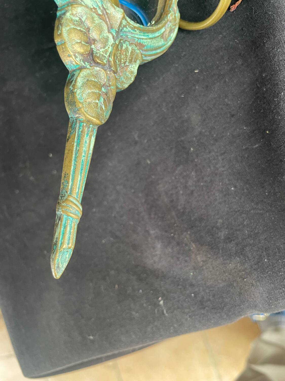 Art Deco wall light, opaline, white, marbled