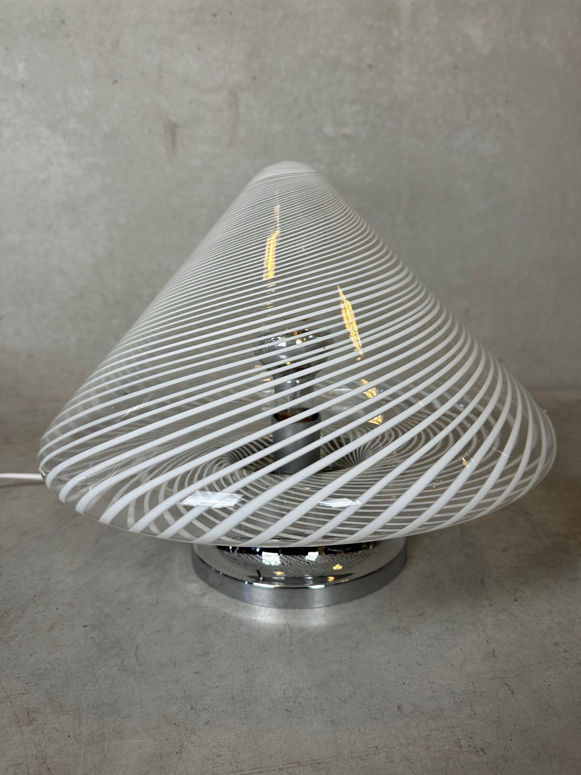 Vintage Murano swirl table lamp – Itre