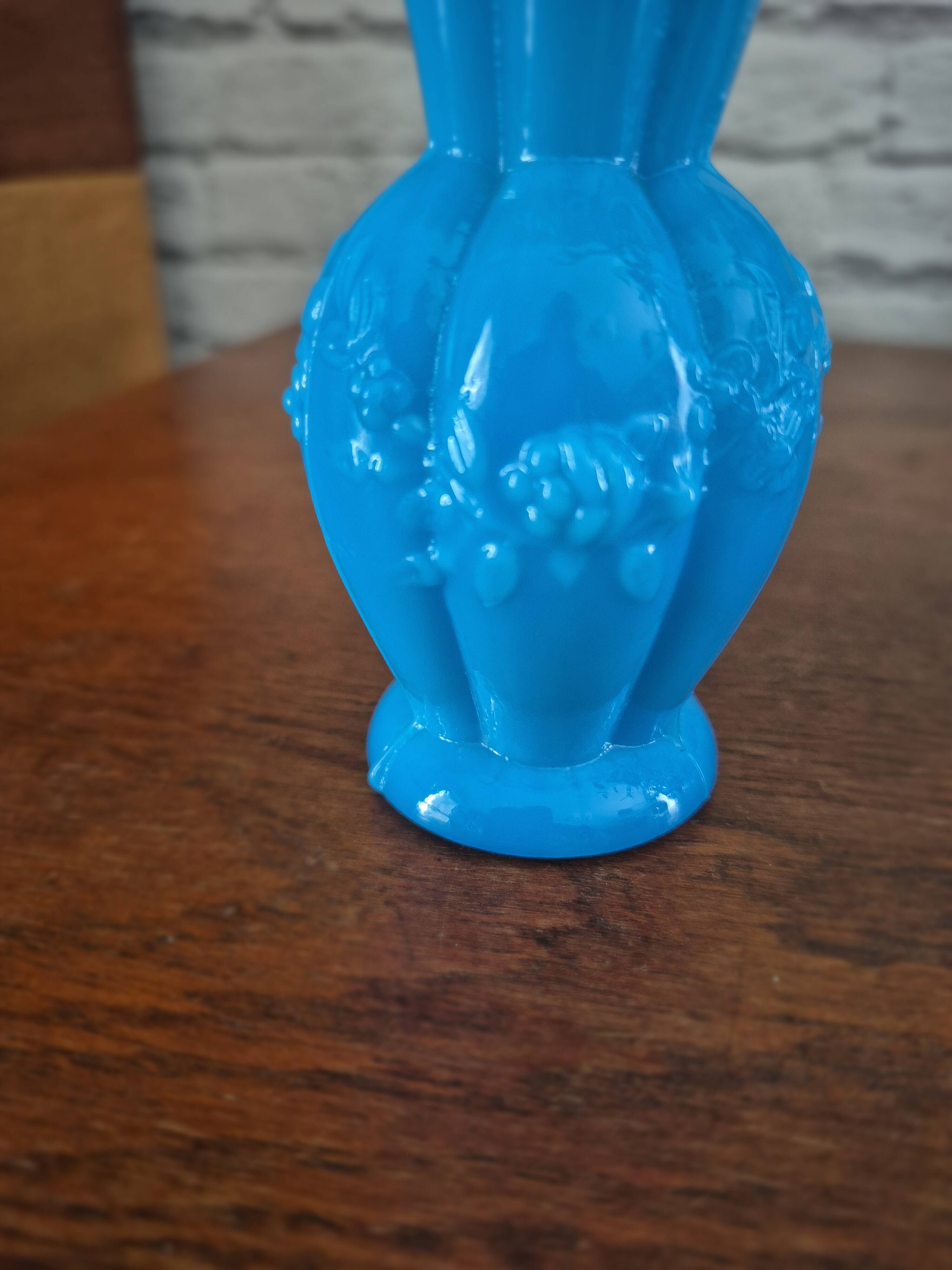 Vintage Portieux fairground opaline vase