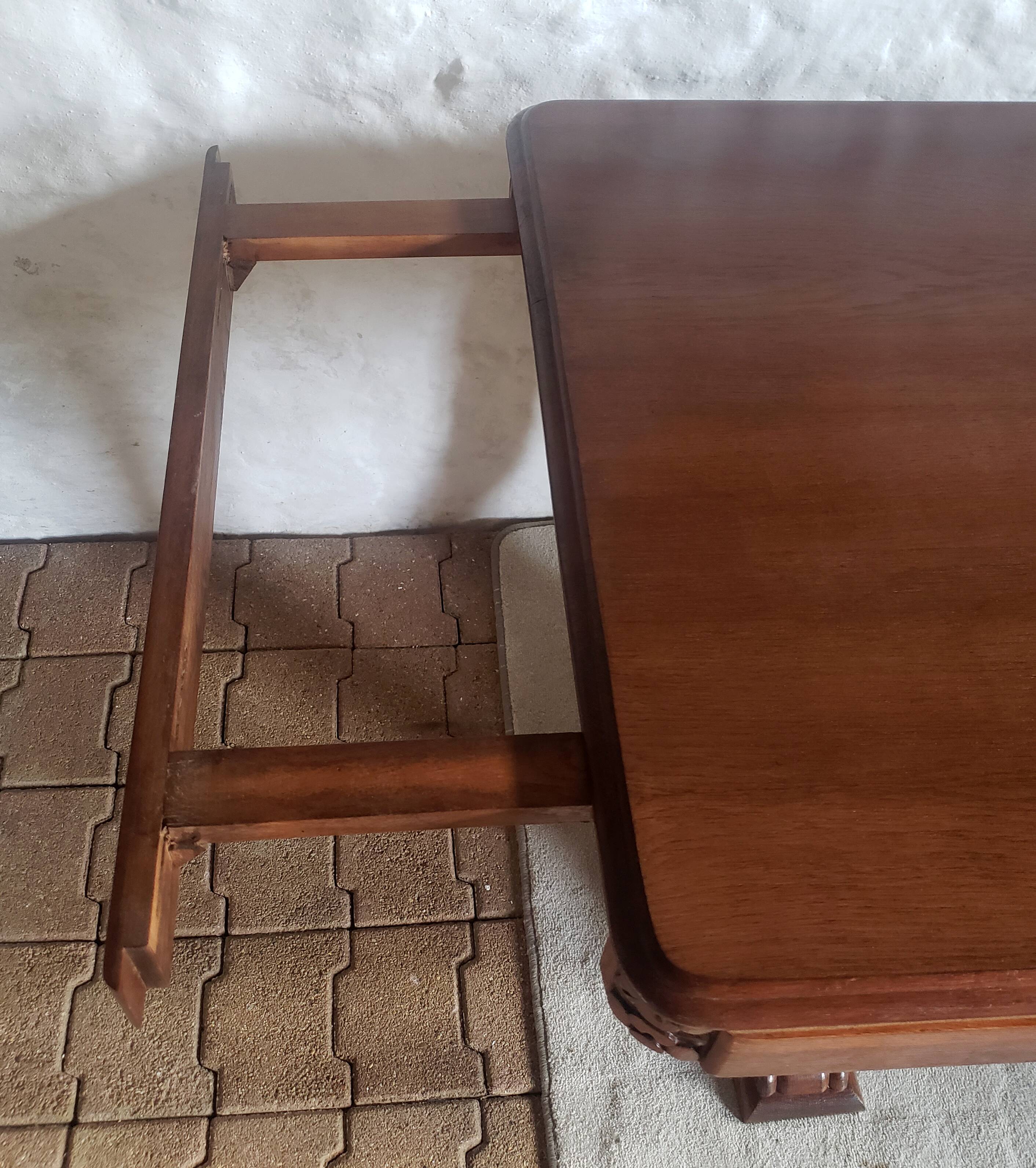Art-deco table in oak