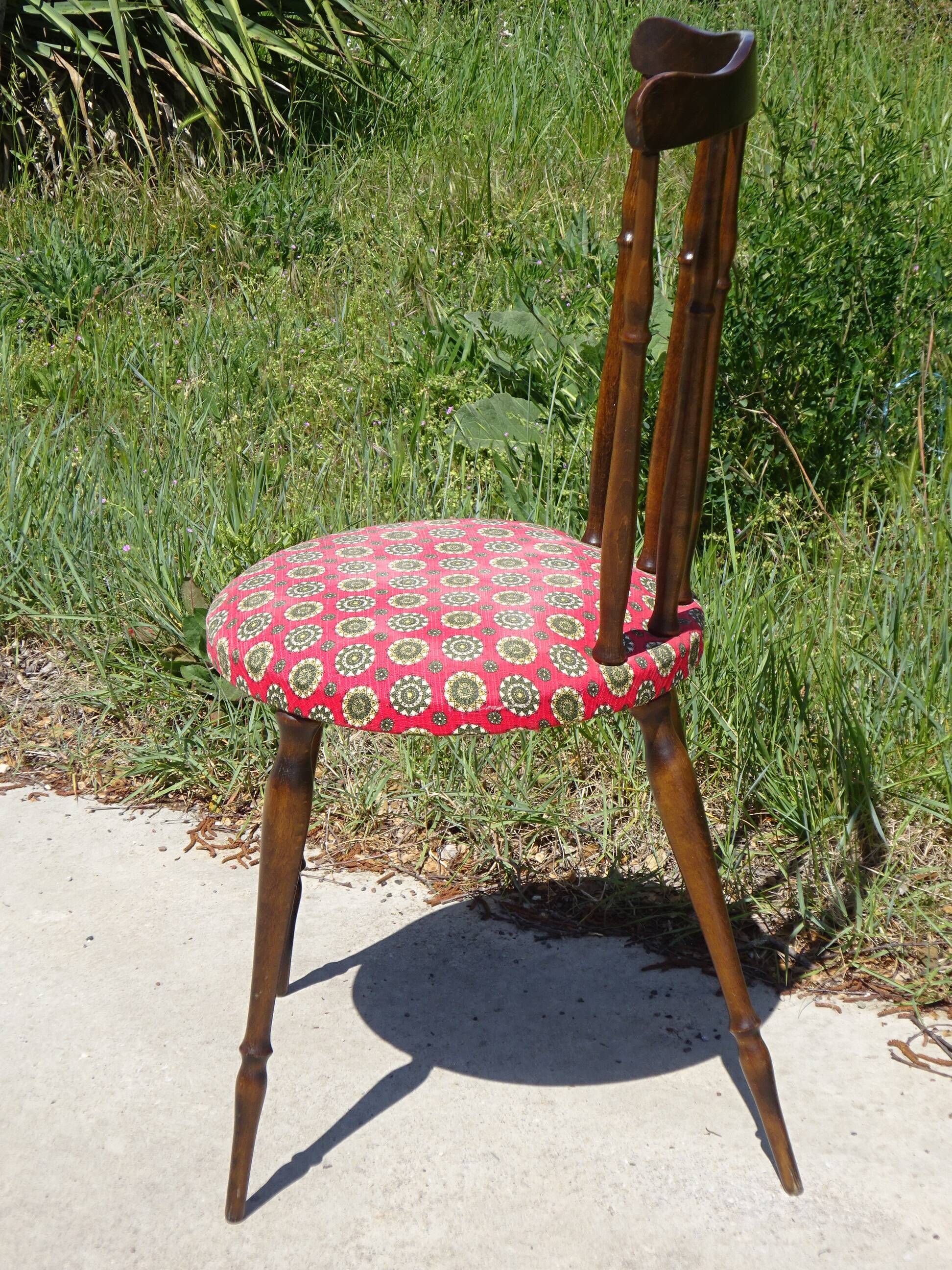 Chairs with splayed legs, vintage models