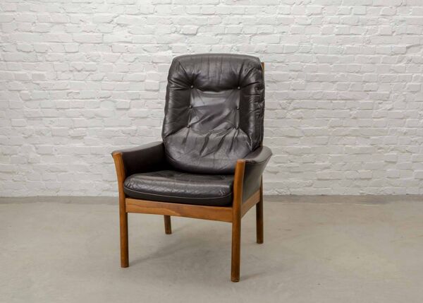 Fauteuil de salon scandinave en cuir marron chocolat G-Möbel, Suède, années 1960.