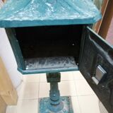 Old cast iron mailbox "Relais de Poste"