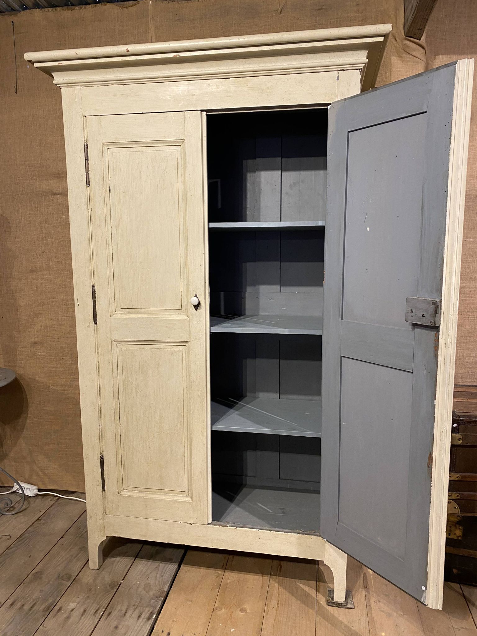 White-cream patinated wardrobe