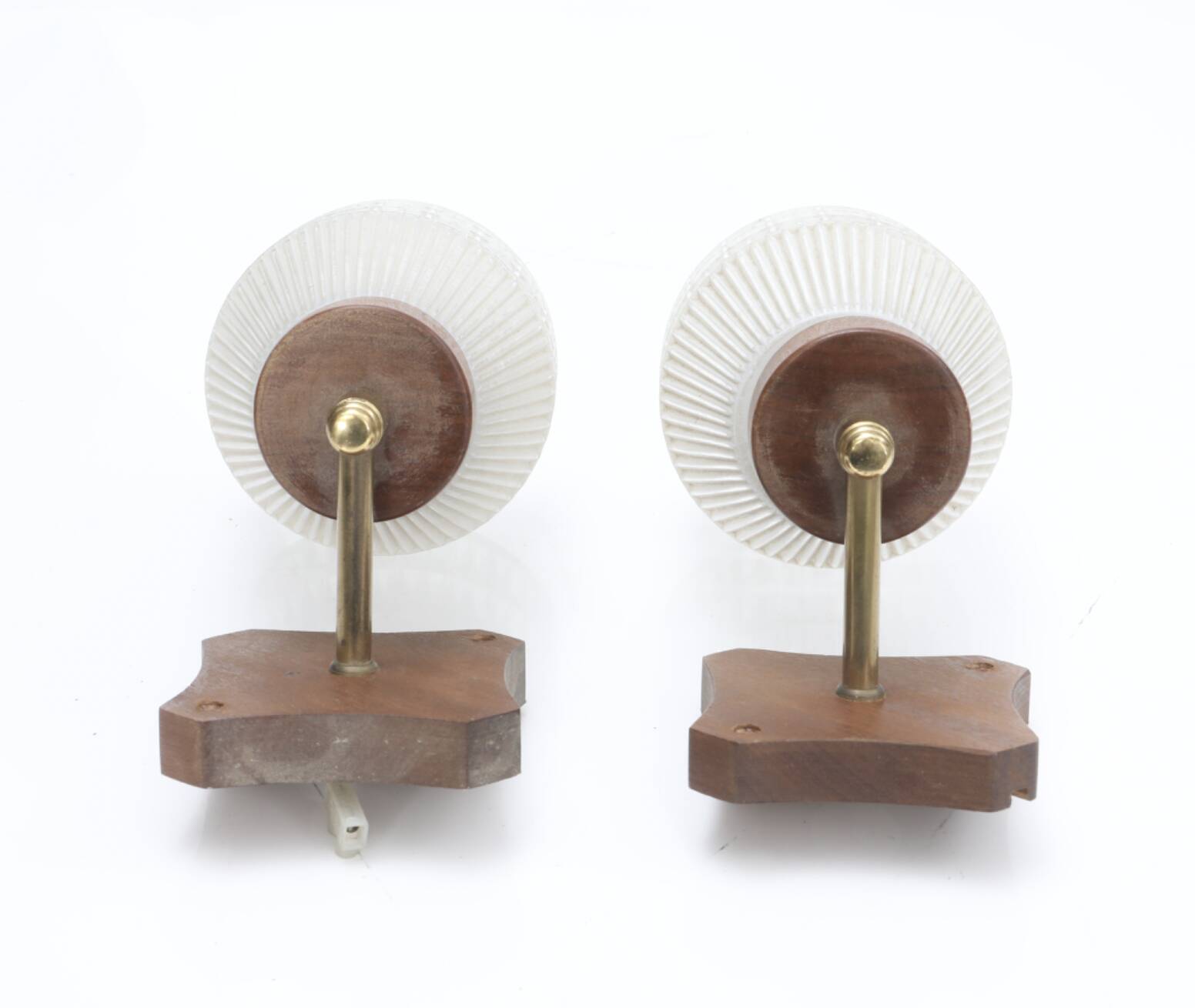 Paire d'appliques murales en bois et verre