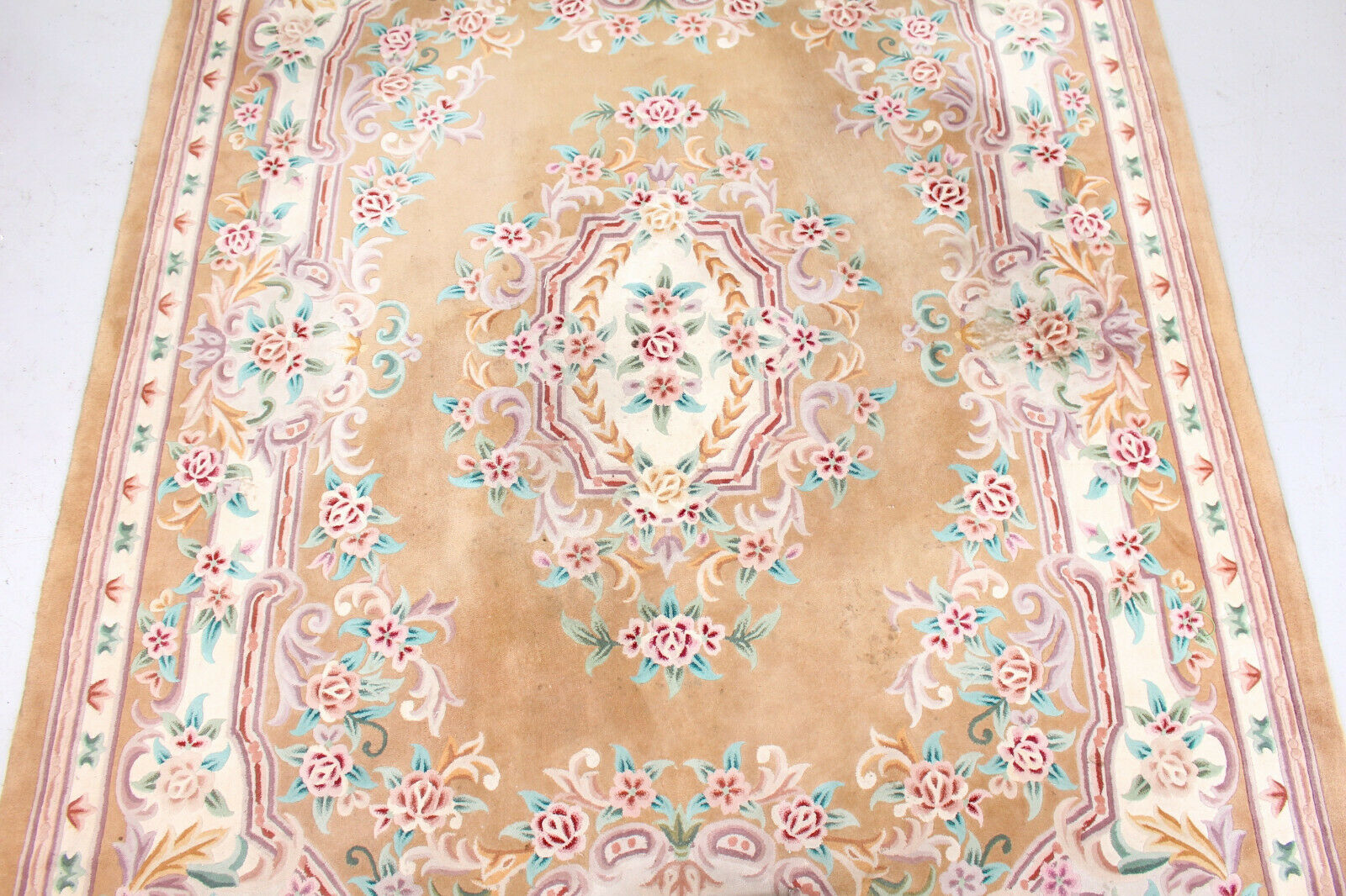 Tapis de laine chinoise à franges avec motif floral sur fond beige 396x274cm