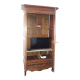 Armoire ancienne ou homme debout