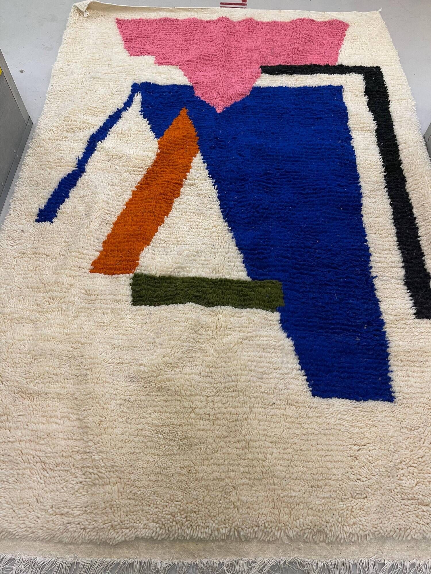 Handmade Berber rug from Morocco – Artisan piece – 164 × 253 cm