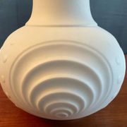 Seltmans Op Art vase Germany in biscuit porcelain from the 1960s.