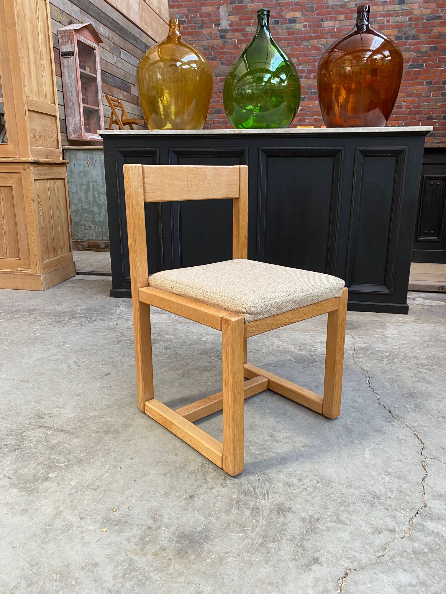 Suite of 6 chairs in solid oak 80s