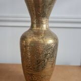 Petit vase en laiton doré