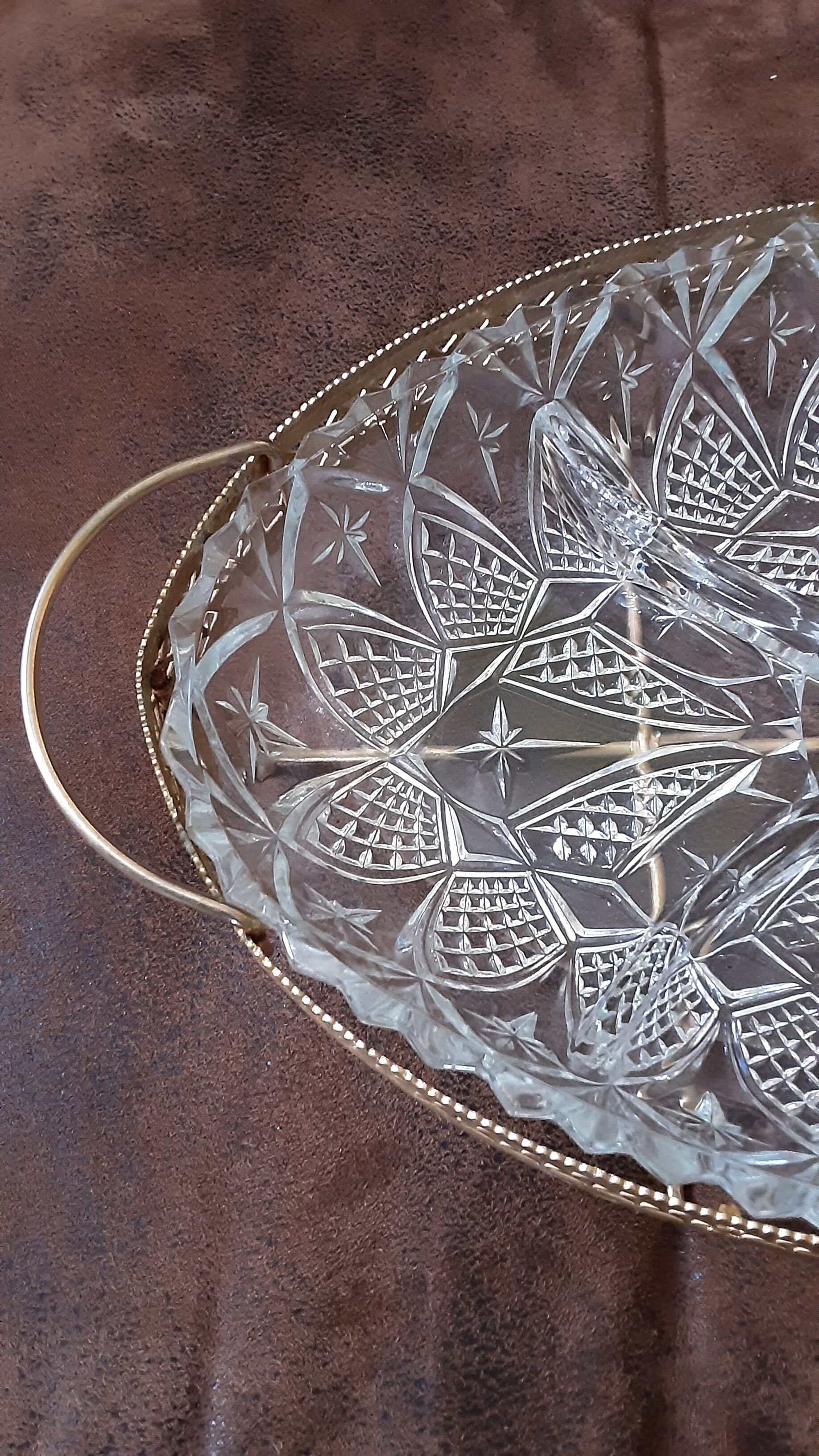 Crystal compartment cup