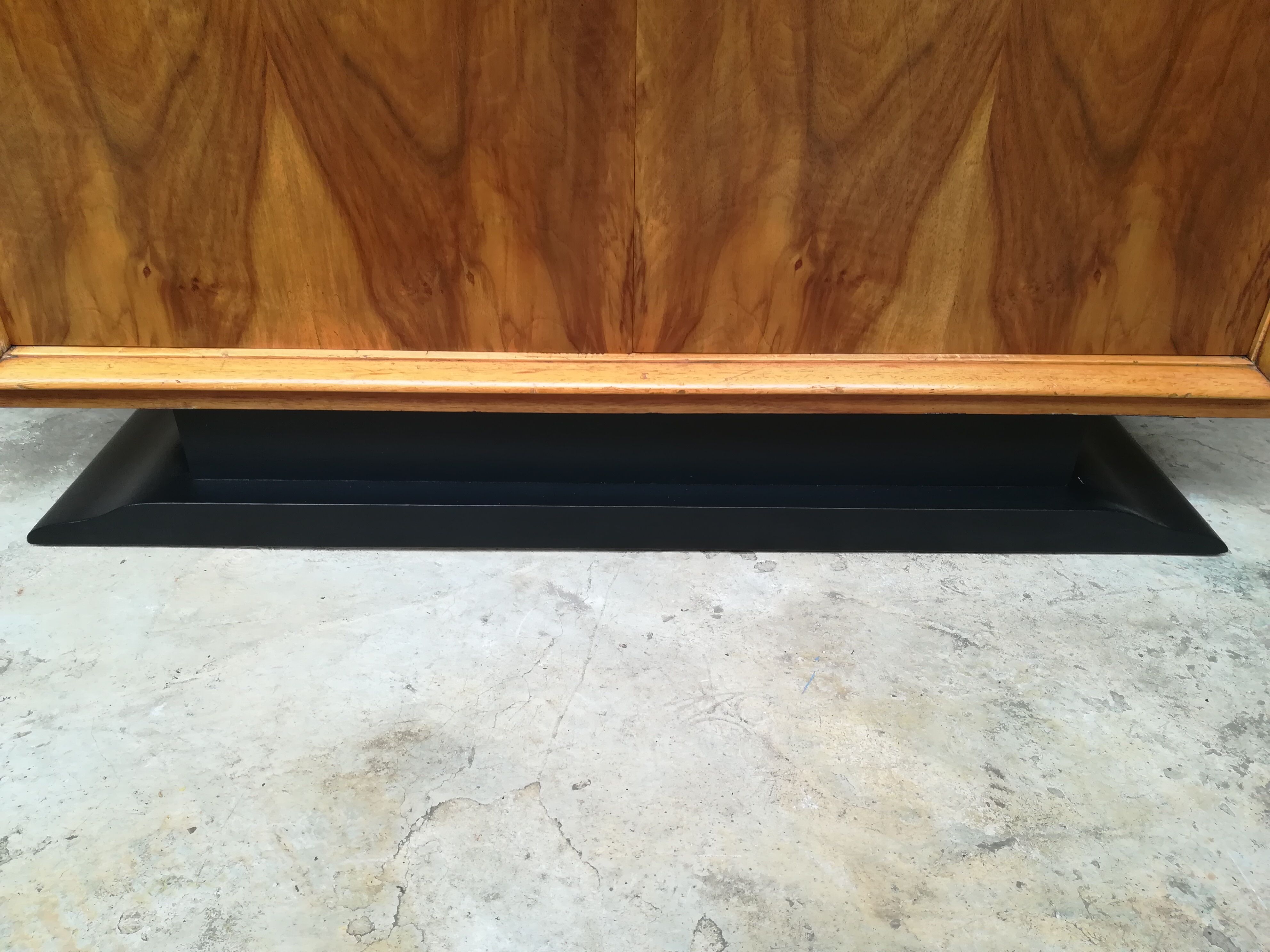 Showcase of coin art deco 1930