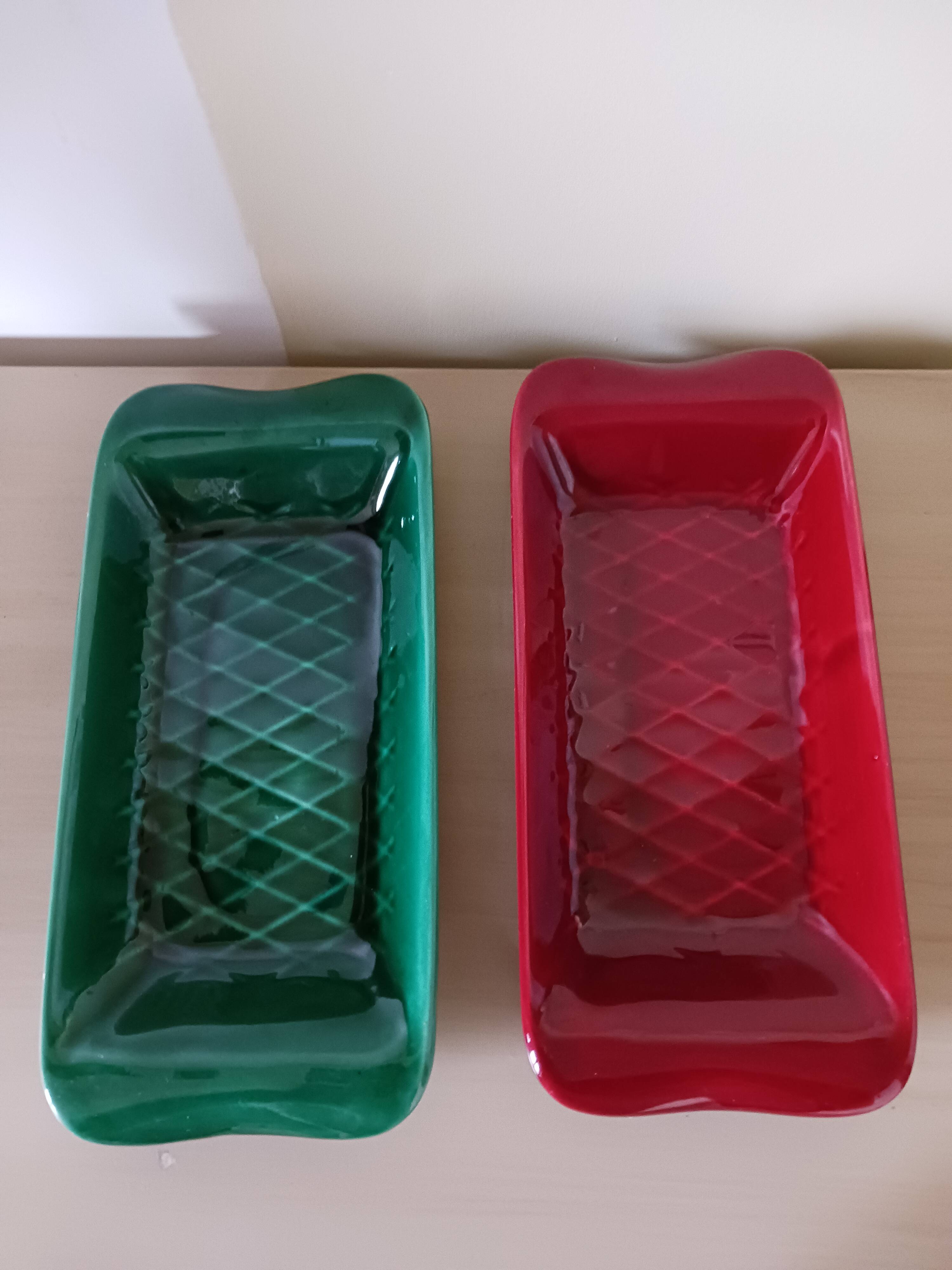 2 vintage earthenware cake dishes.