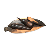 Tray and its wooden fruits. Tribal art