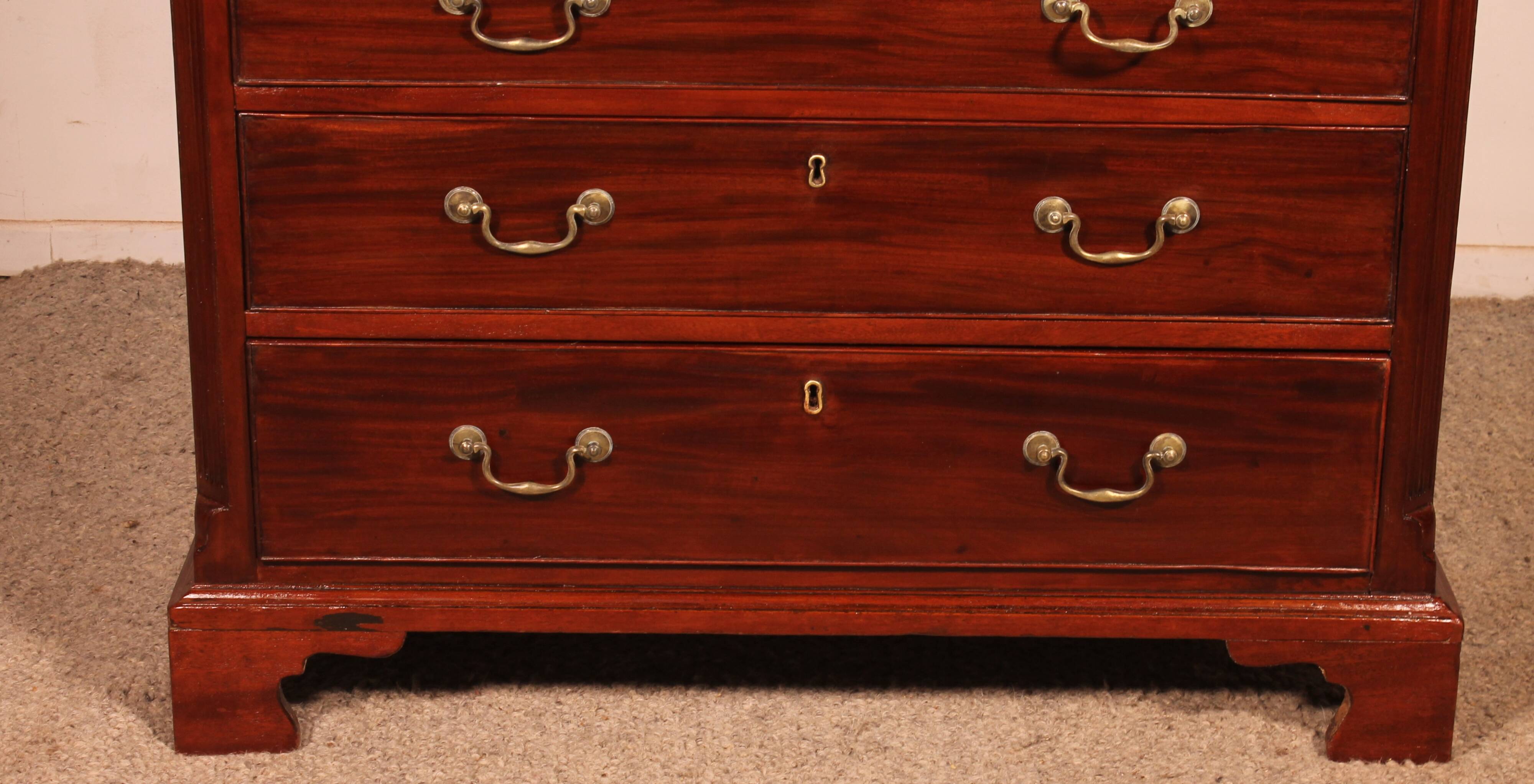 Commode d'époque George III En Acajou avec tirette - 18° Siècle