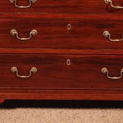 Commode d'époque George III En Acajou avec tirette - 18° Siècle