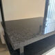 Table d’appoint / Console postmoderne en granit massif – années 1980