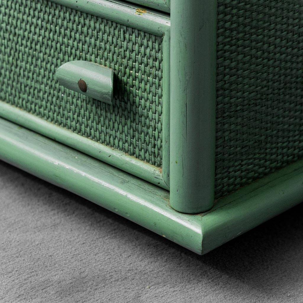 Cassettiera vintage rattan intrecciato verde anni ’60 modernariato