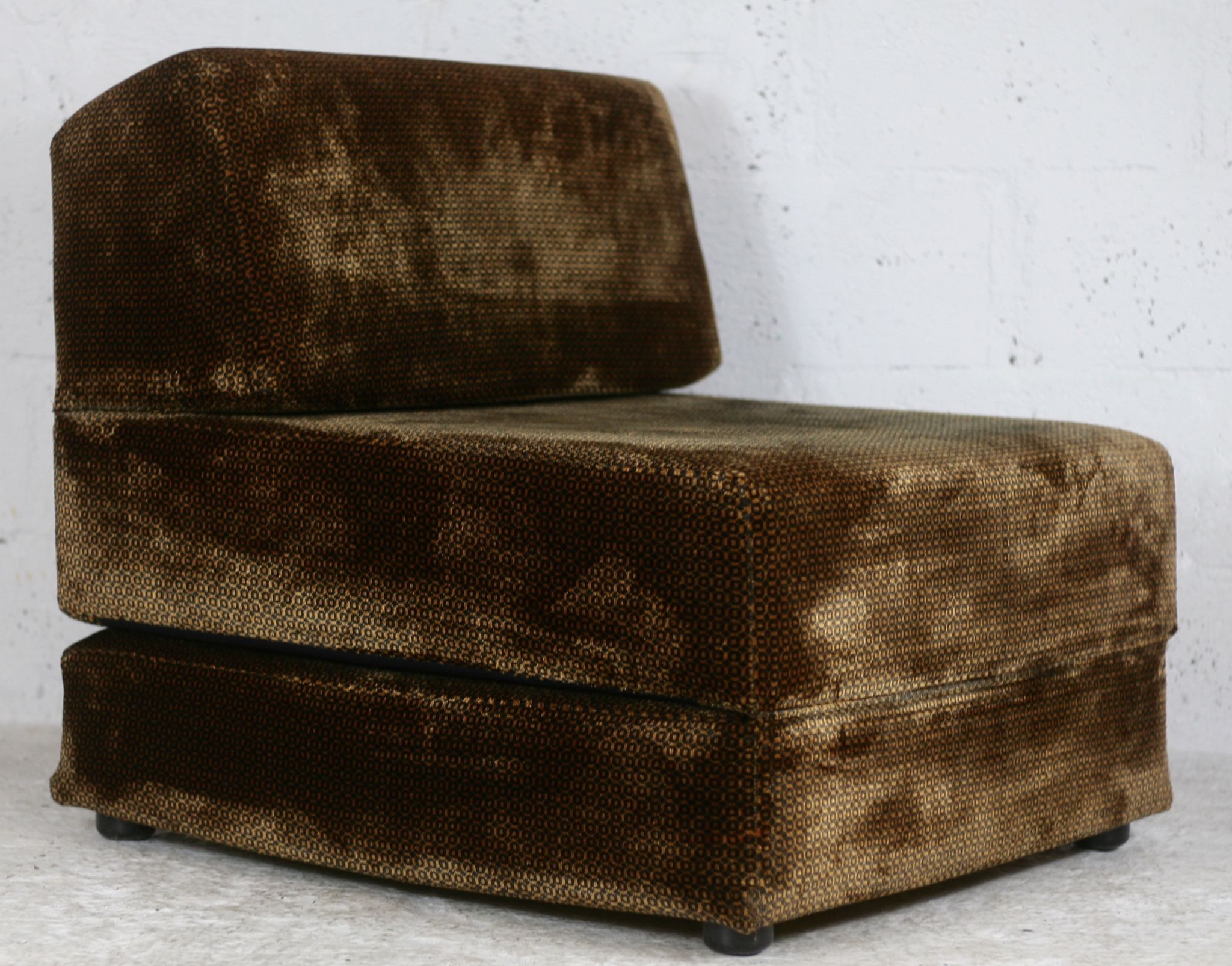 Foam and velvet heater "amber", convertible, France, circa 1970.