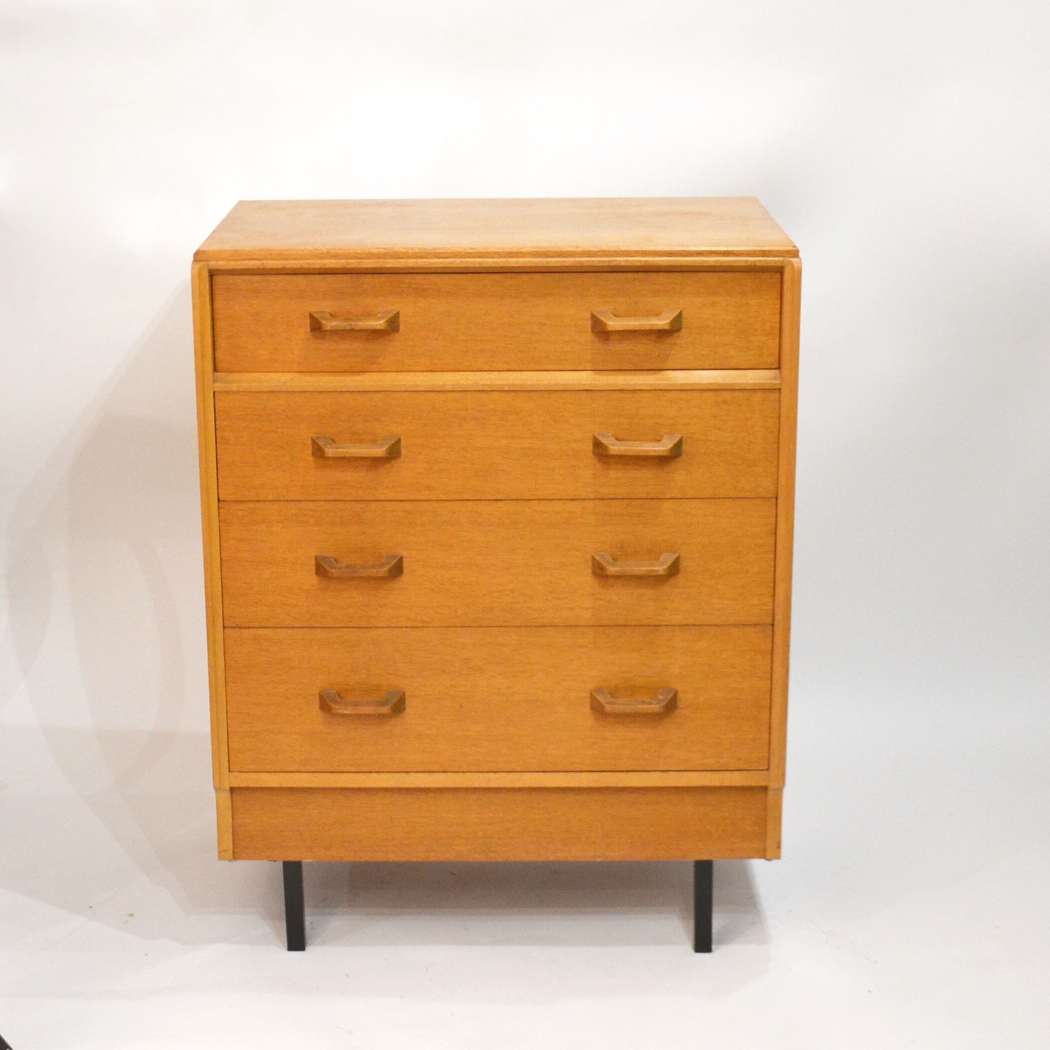 Dresser 60