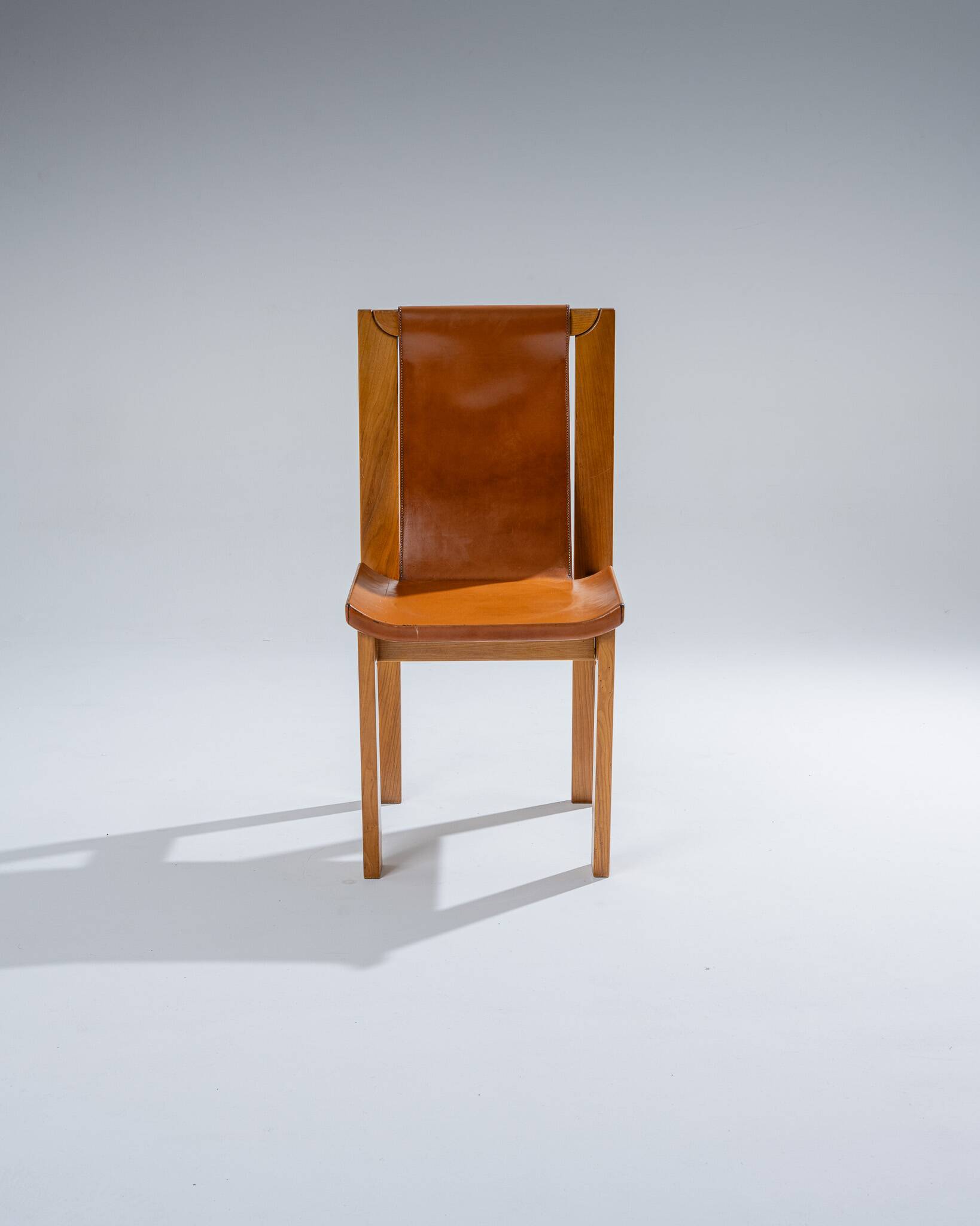 Elm and leather chair, Luigi Gorgoni, 1970s
