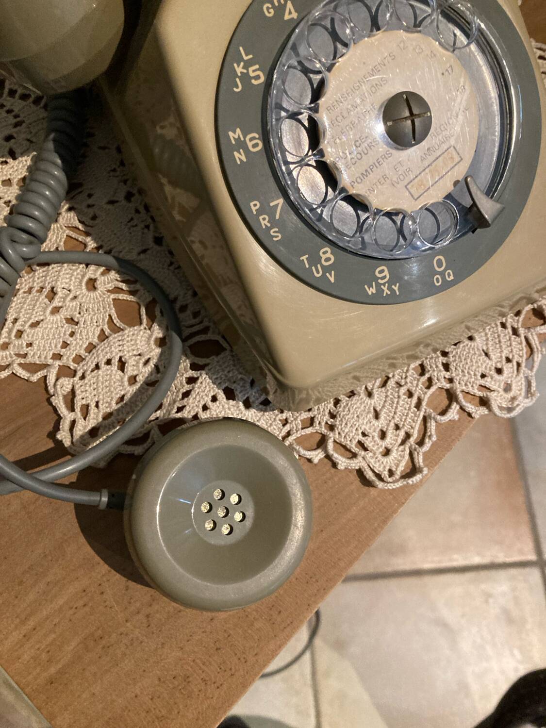 Rotary dial telephone