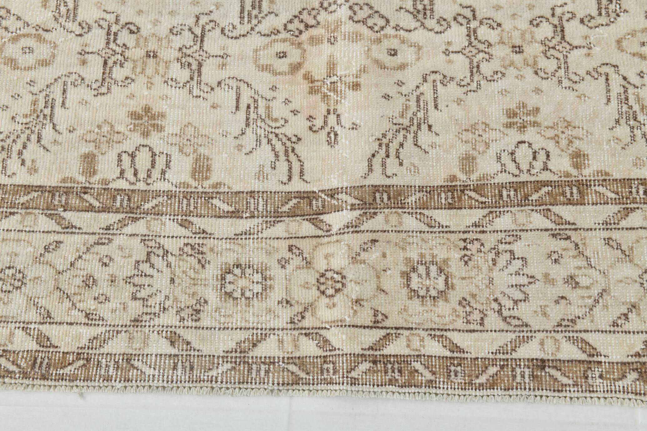 7x10 Floral Cream & Brown Vintage Rug, 212x317Cm