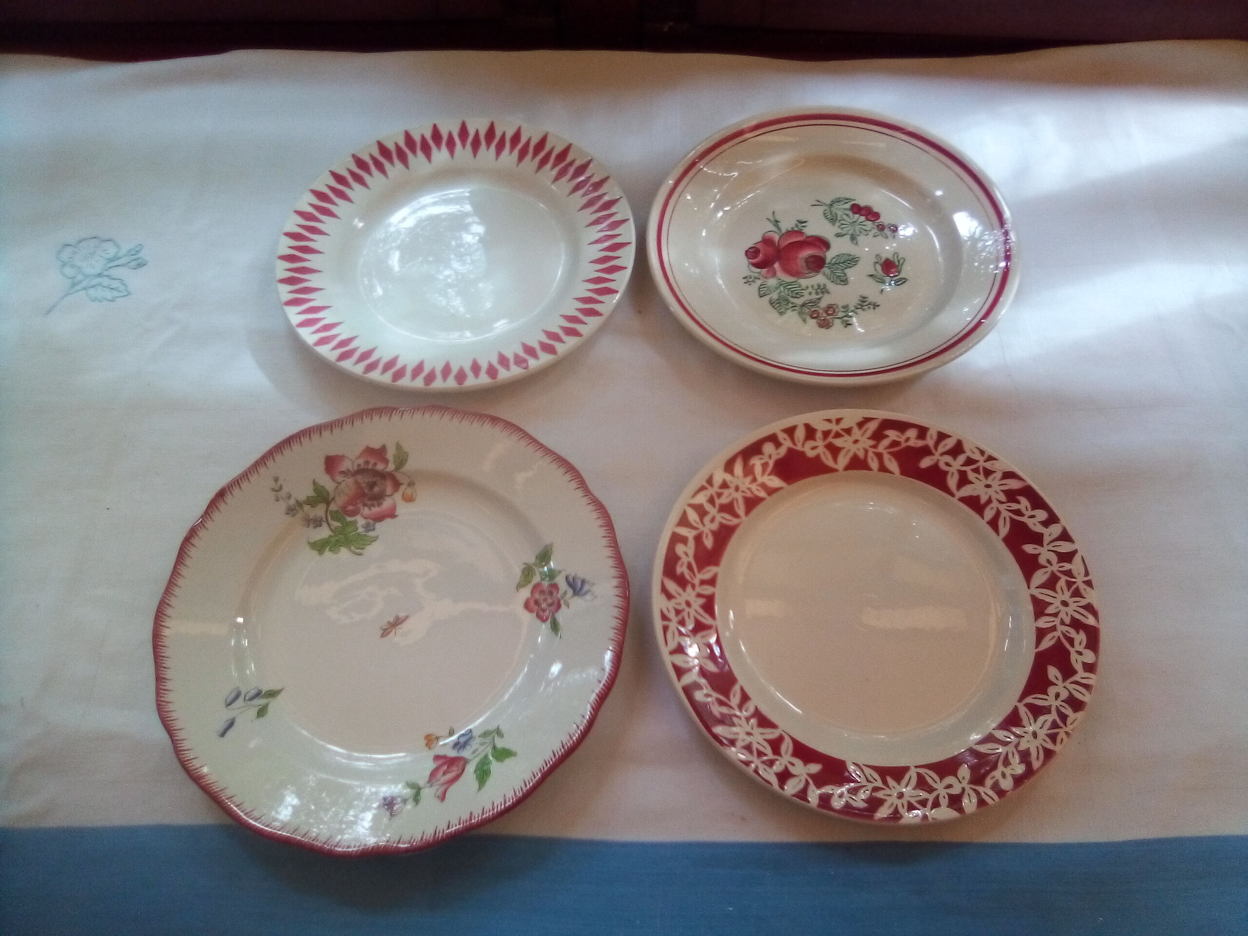 Assorted 8 ancient plates dominating red