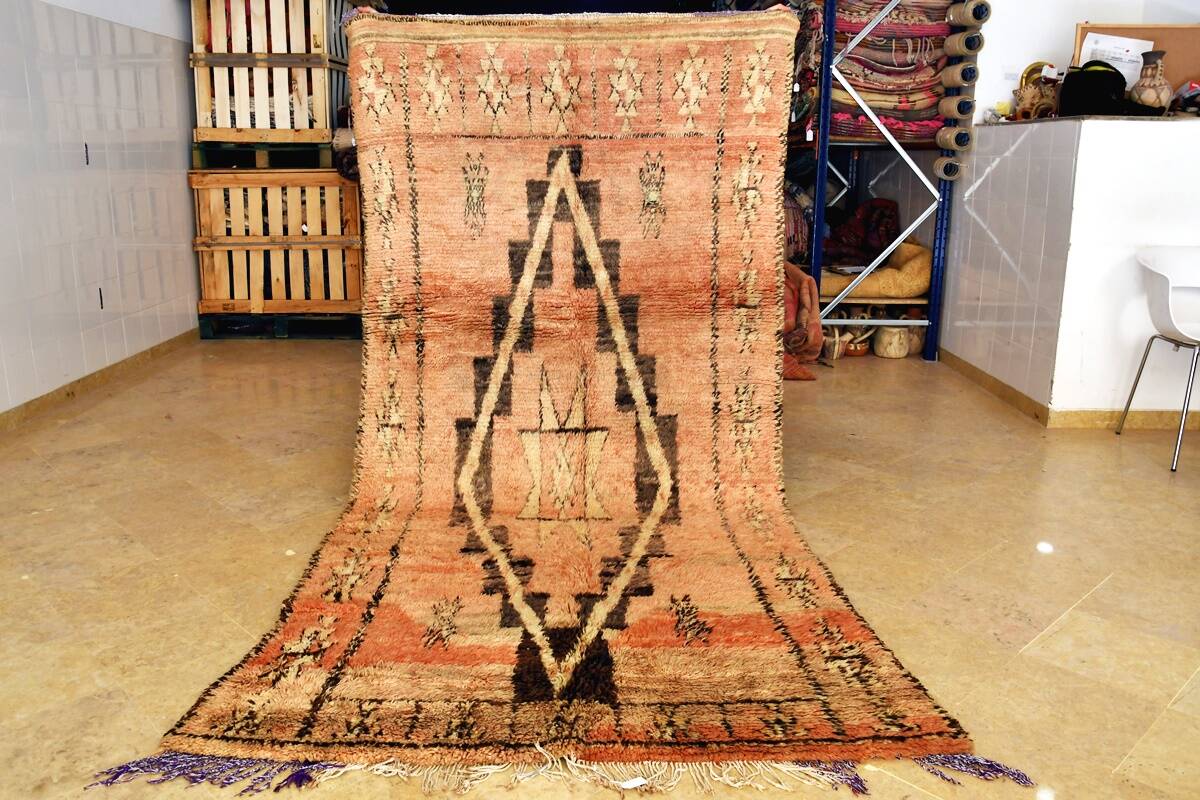 Boujaad vintage Moroccan Berber rug 282 x 133 cm