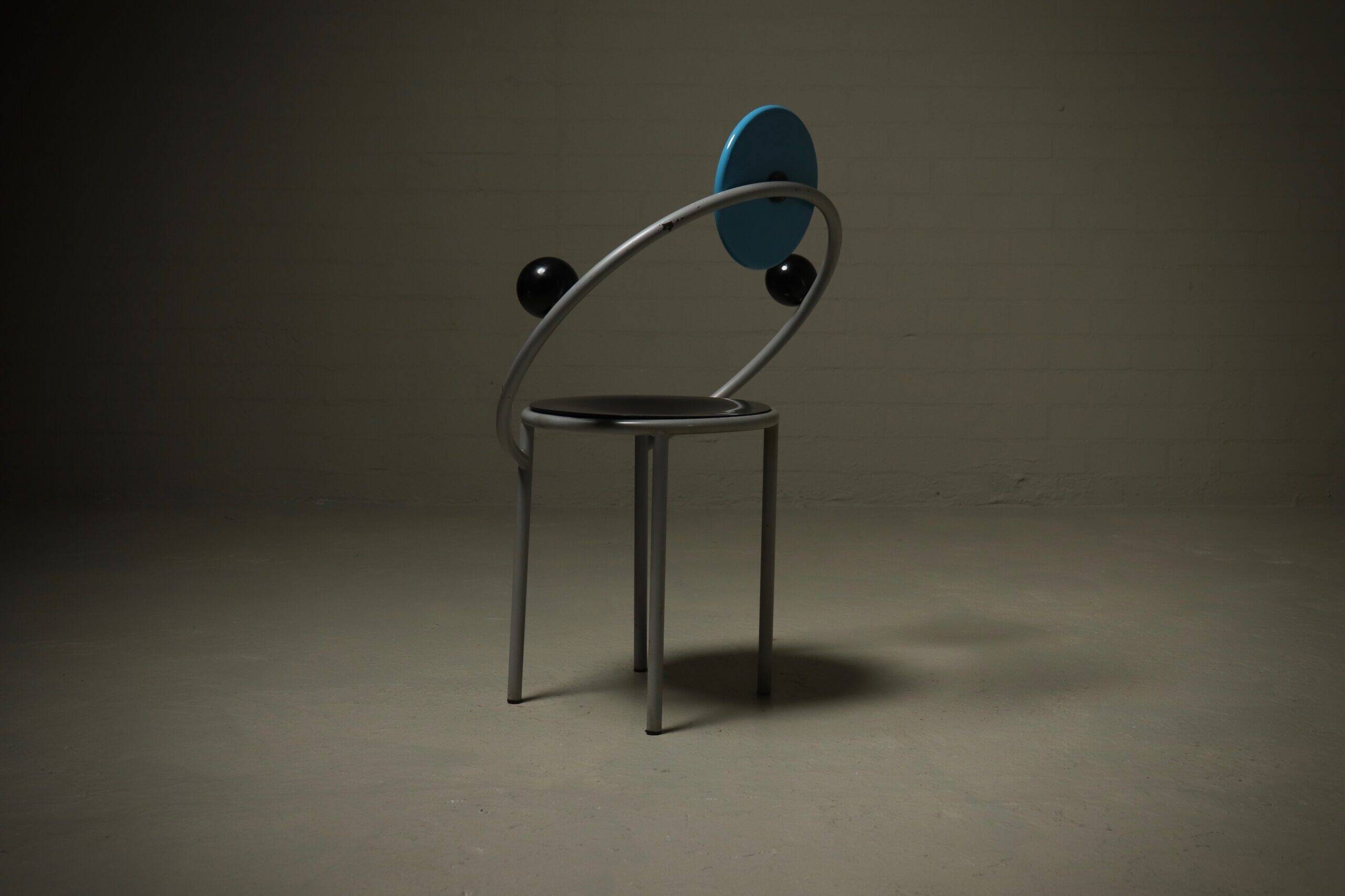 Première chaise par Michele De Lucchi pour Memphis Milano 1983