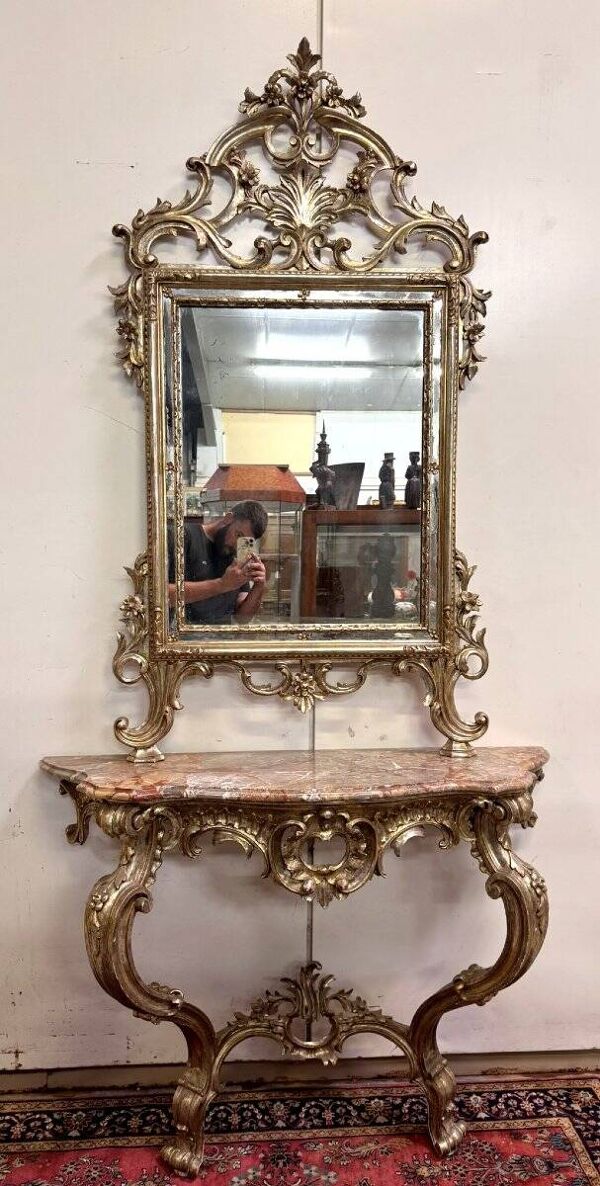 Console de château galbée et miroir style Louis XV en bois doré et argenté