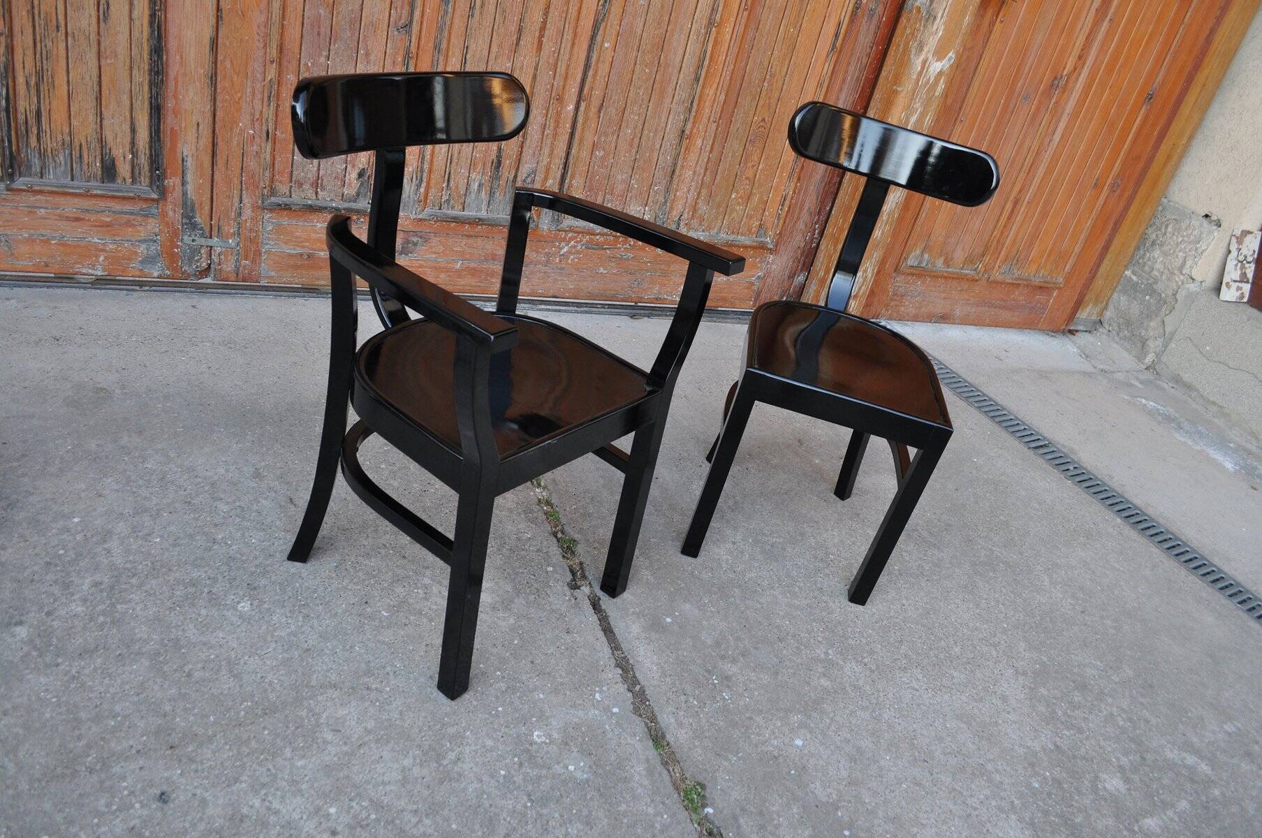 Pair of black Art Deco chairs in wood by Lajos Kozma, Szék és Faárugyár, 1920s
