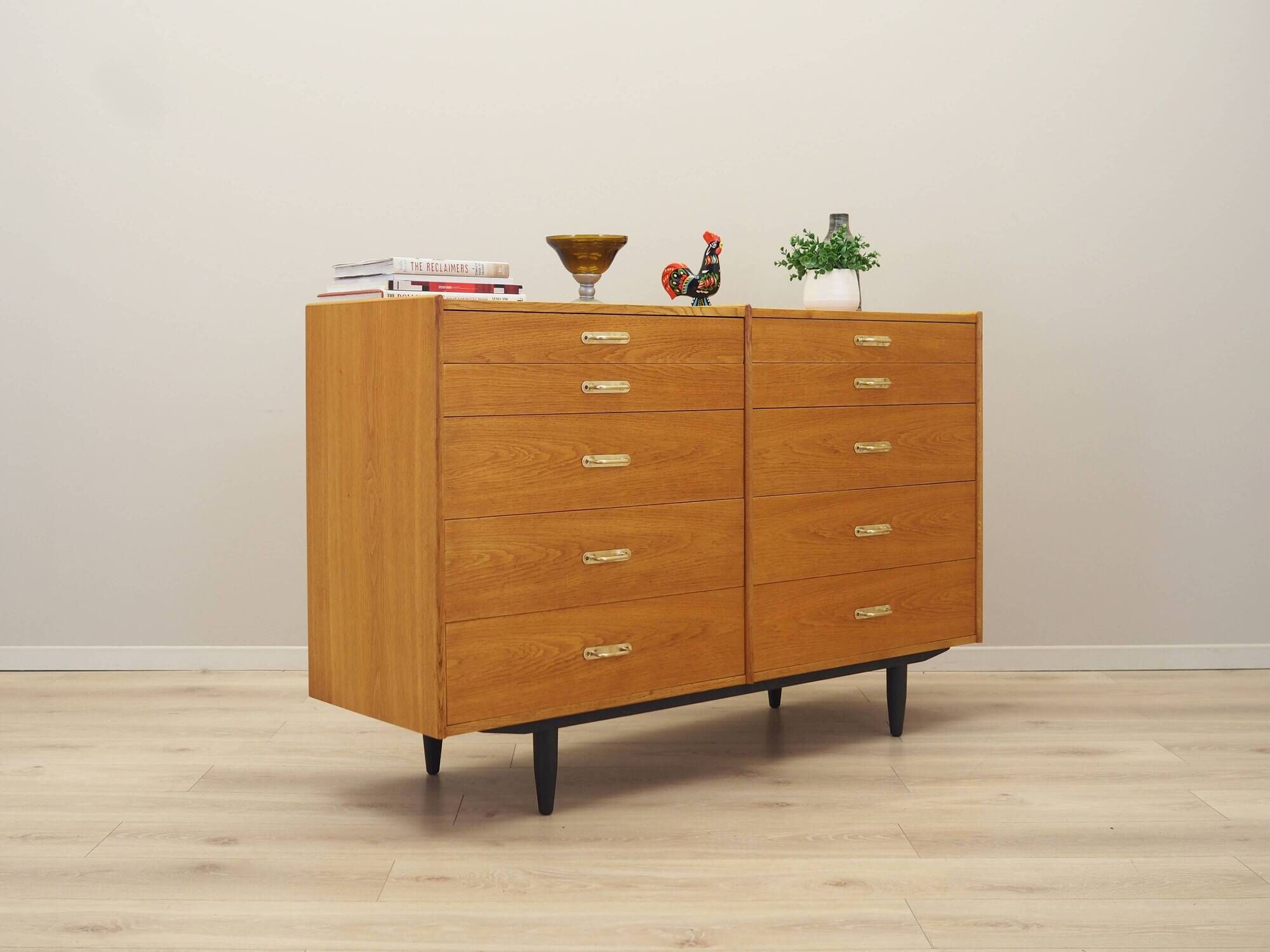 Commode en frêne, design danois, années 1960, fabricant : Lyby Møbler