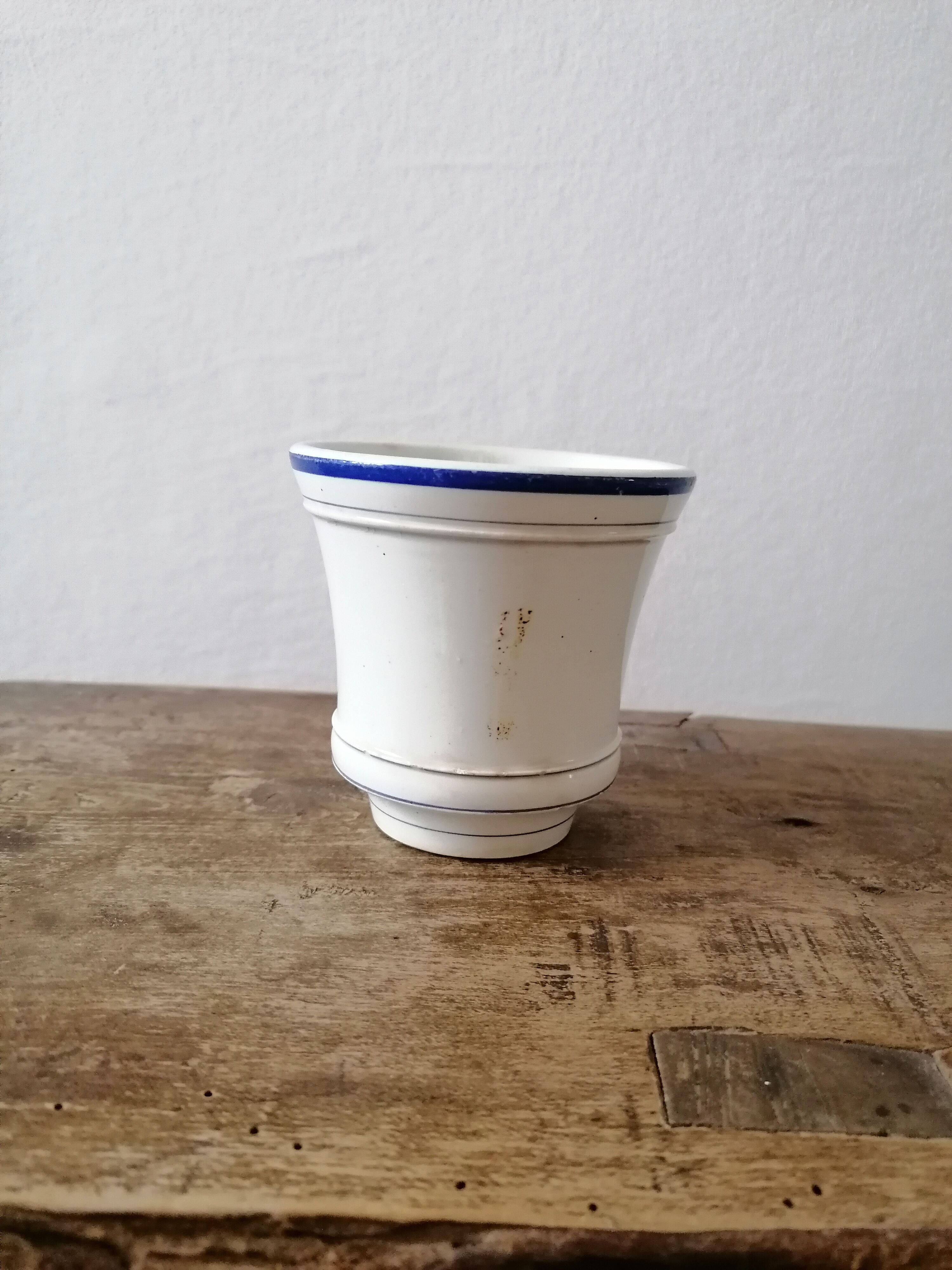 Creil and Montereau earthenware burner