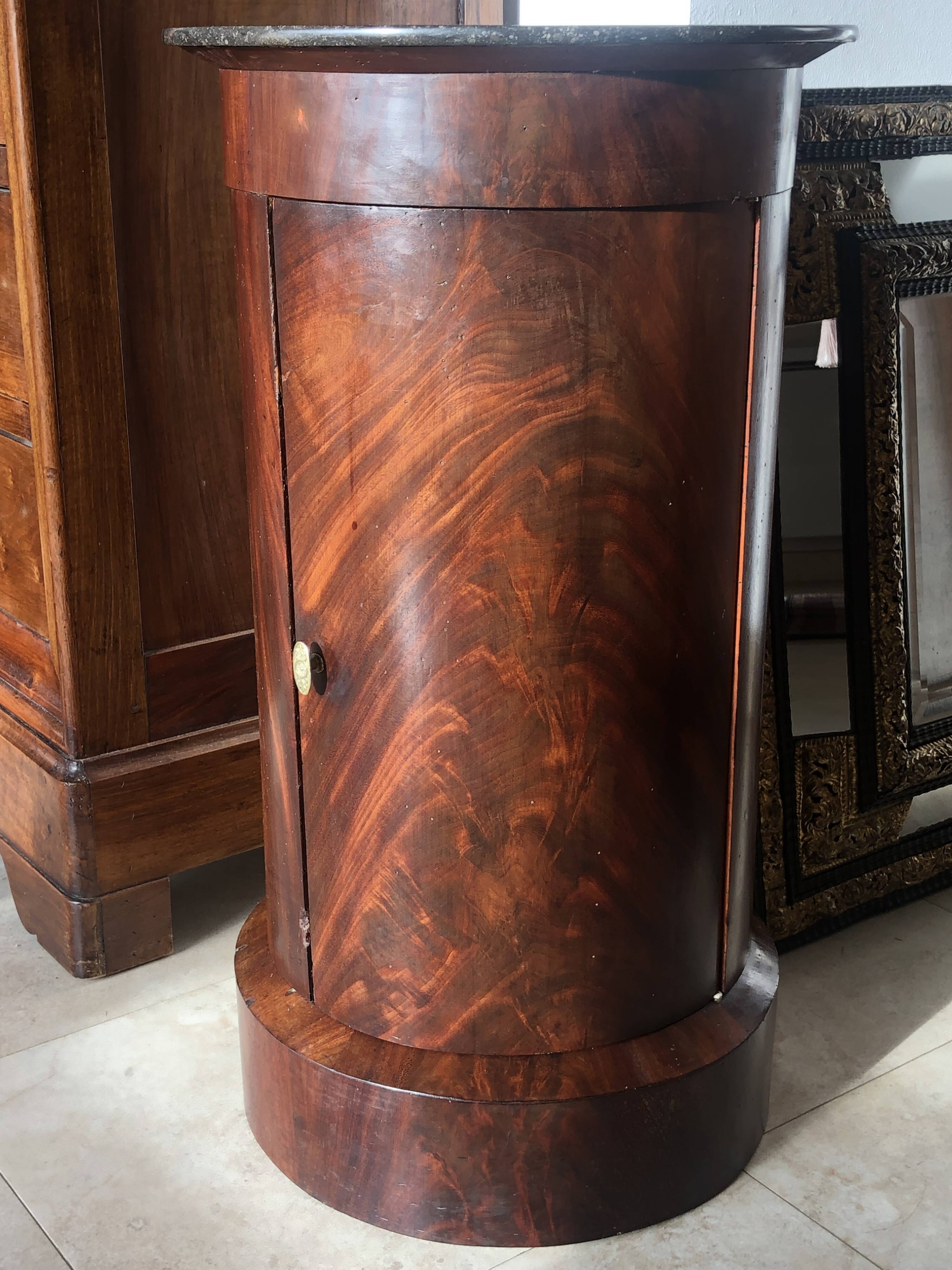 Empire Period Somno in Flamed Mahogany and Anthracite Sainte-Anne Marble