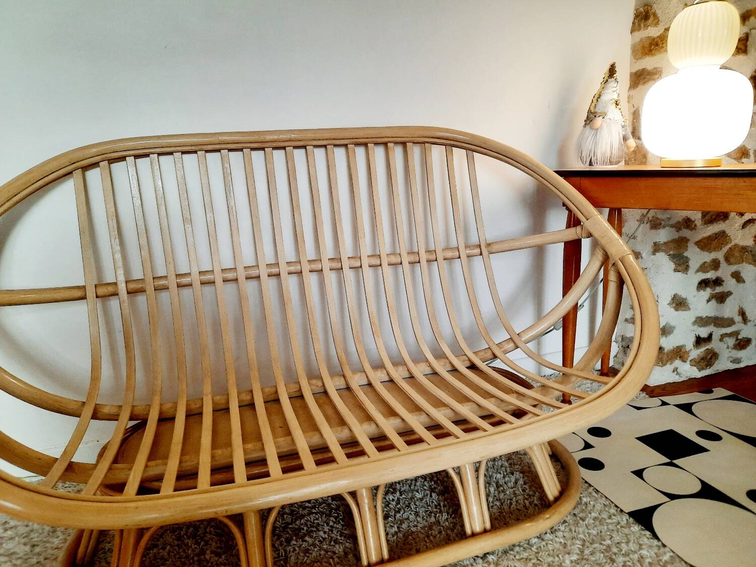 Vintage bohemian rattan canapé from the 60s and 70s.