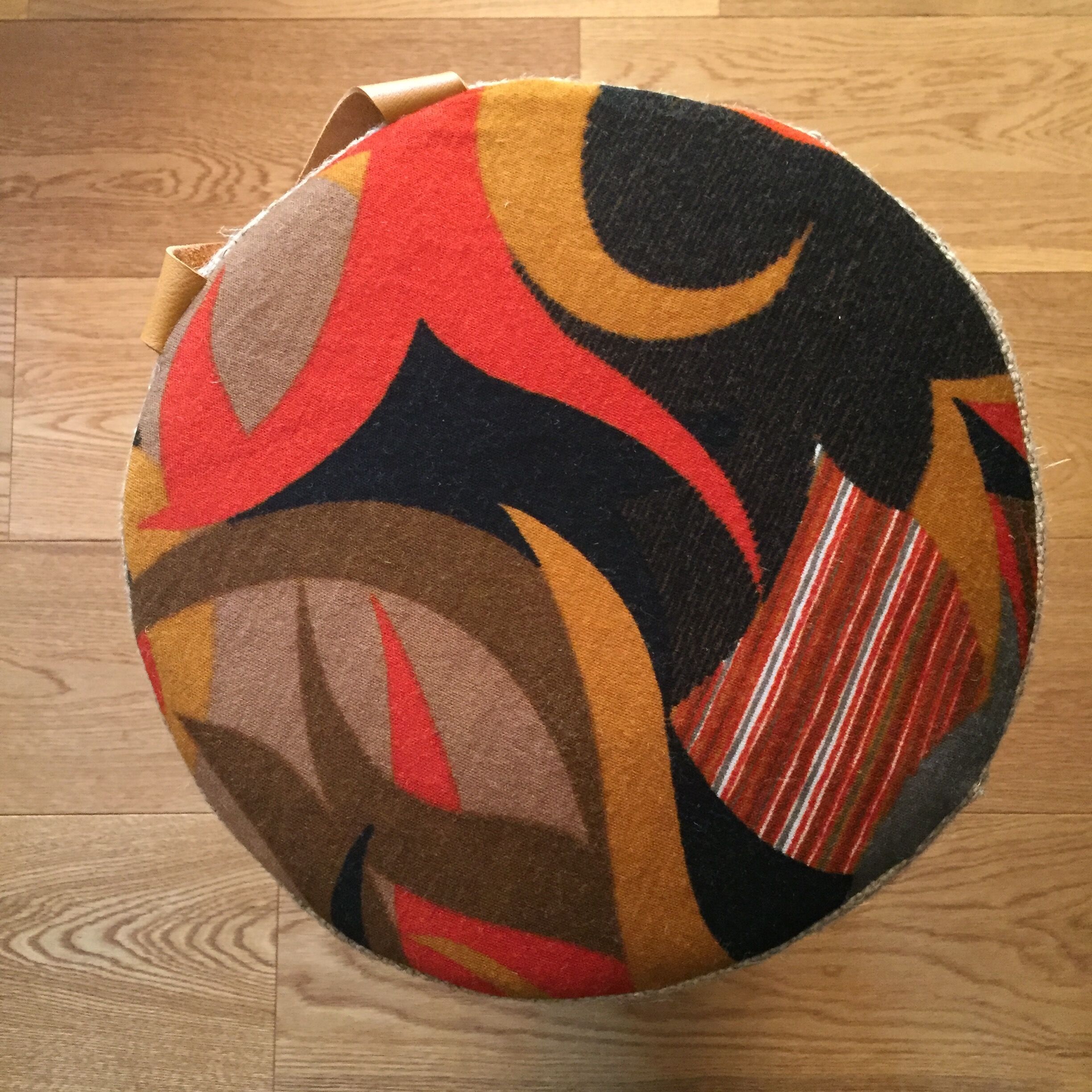 2 Tam-Tam stools dressed in burlap and original vintage fabric