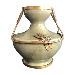 Vase sur monture libellule