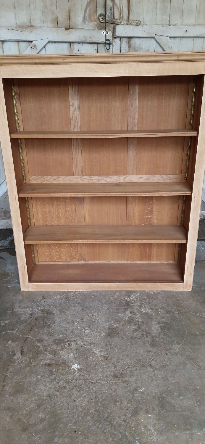 Open bookcase in chene