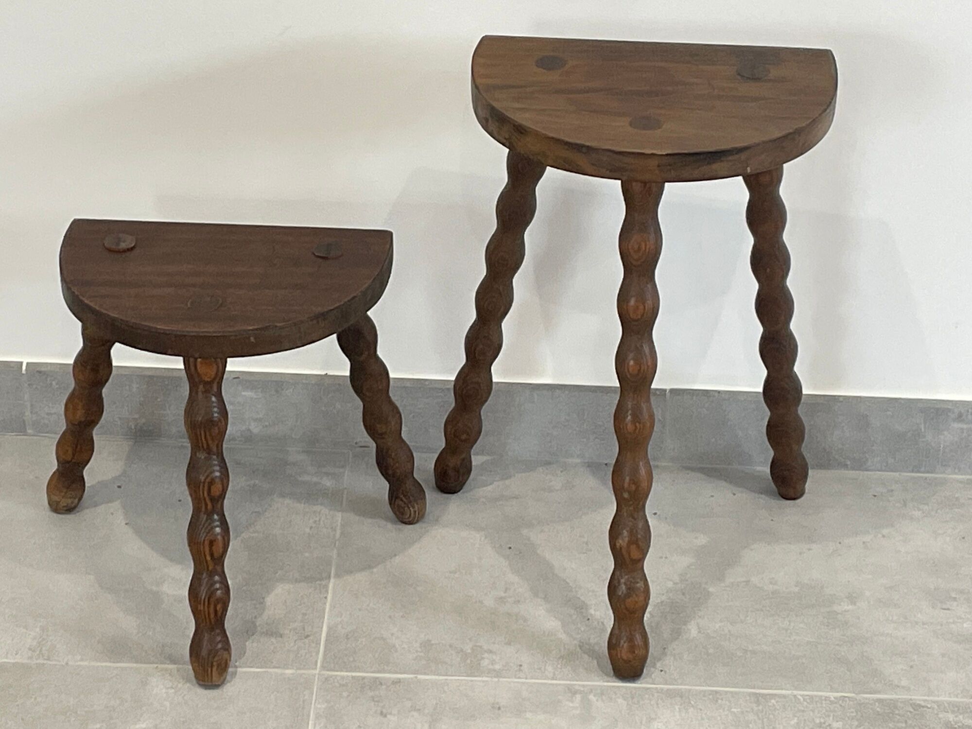 Tripod stools twisted feet