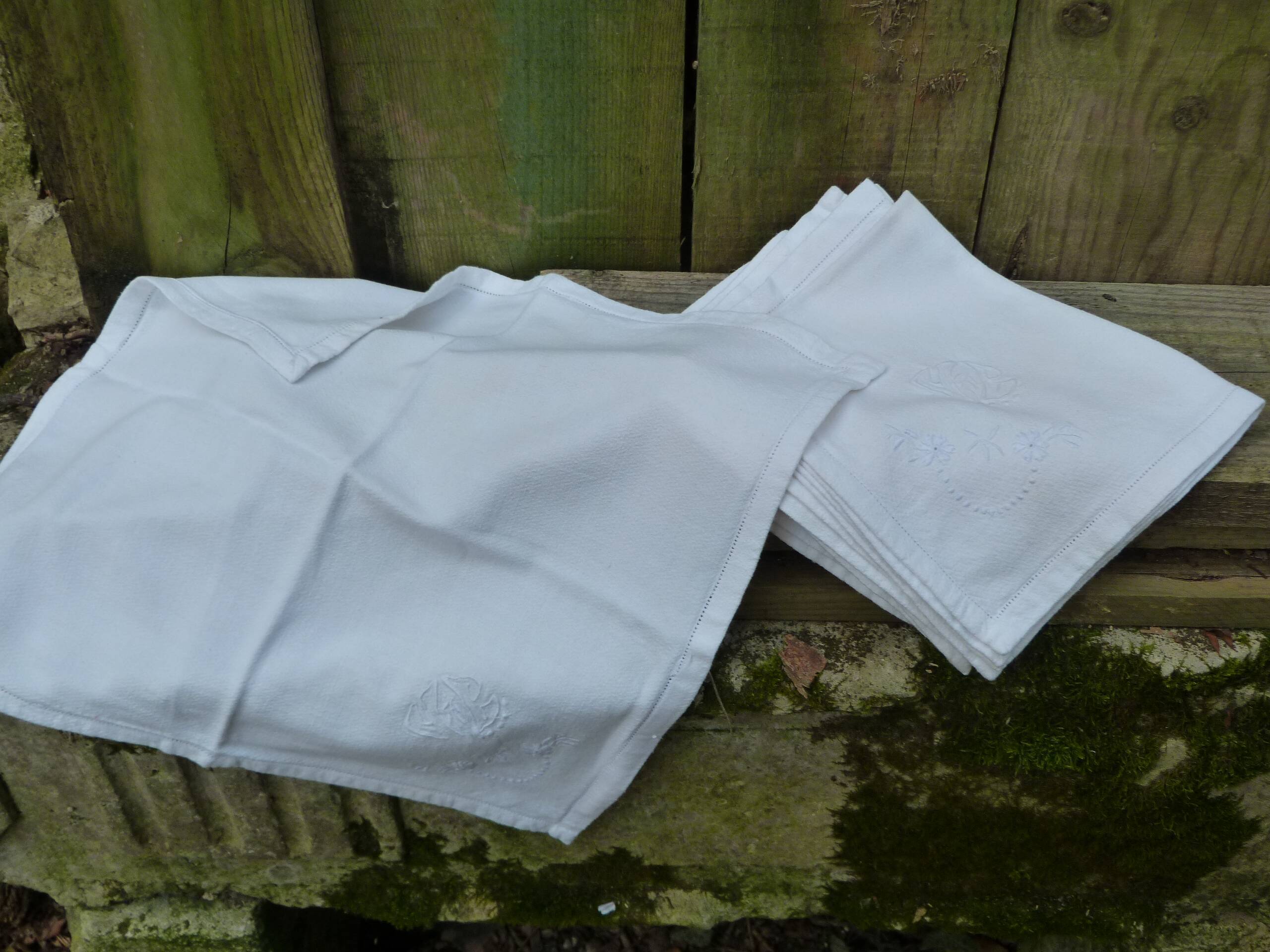 Set of 6 old 1900 napkins in white damask linen with hand-embroidered monogram