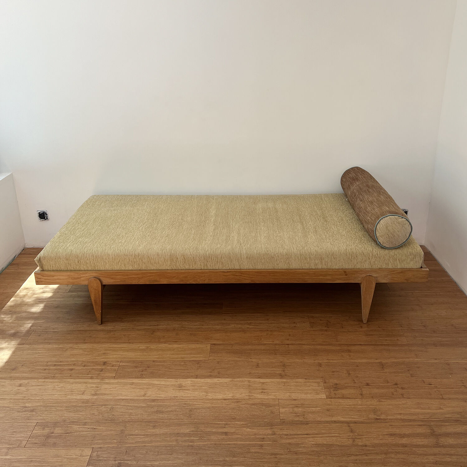 Scandinavian Daybed Bench