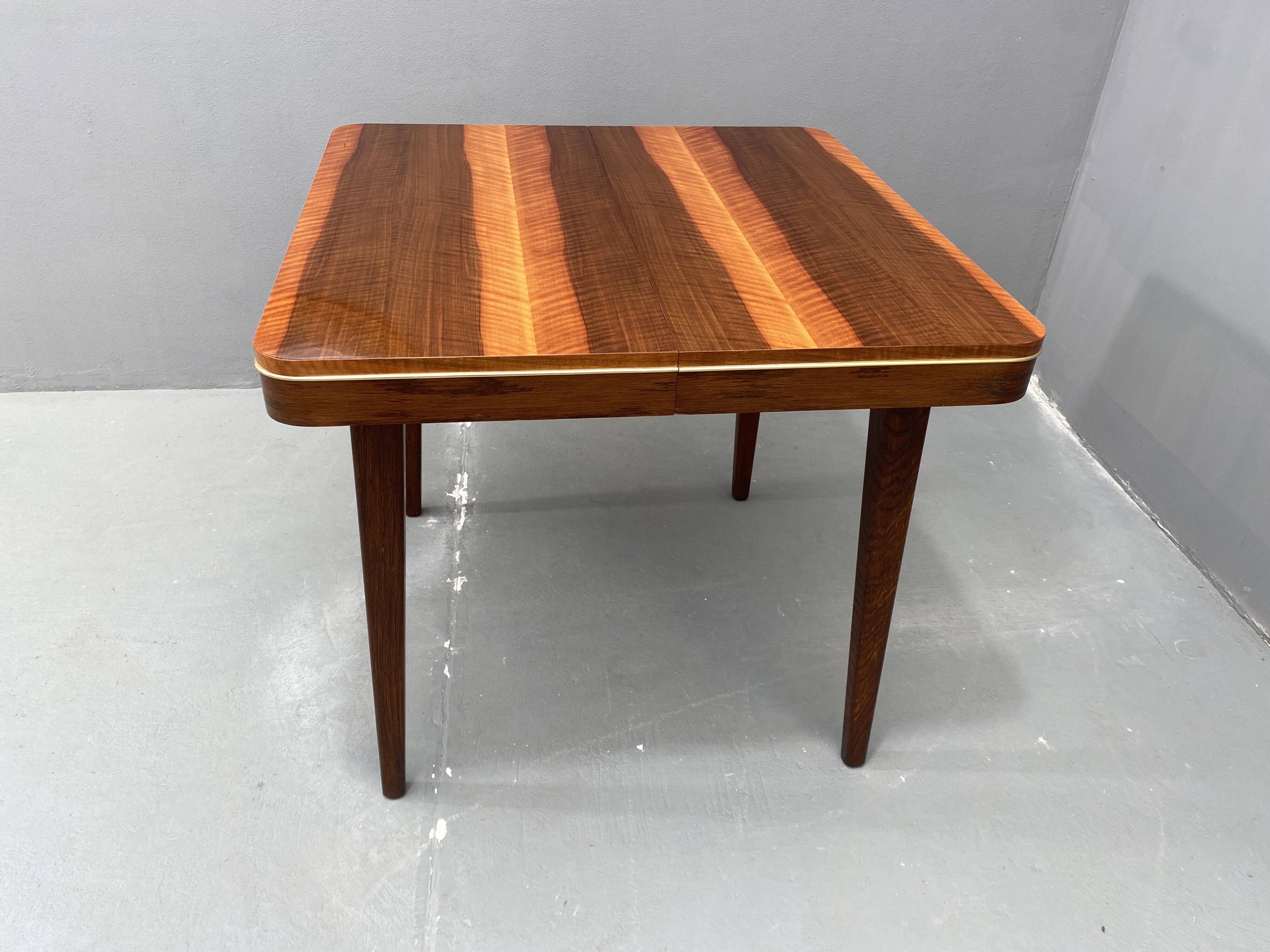 Table à manger extensible par Bohumil Landsman pour Jitona, années 1960