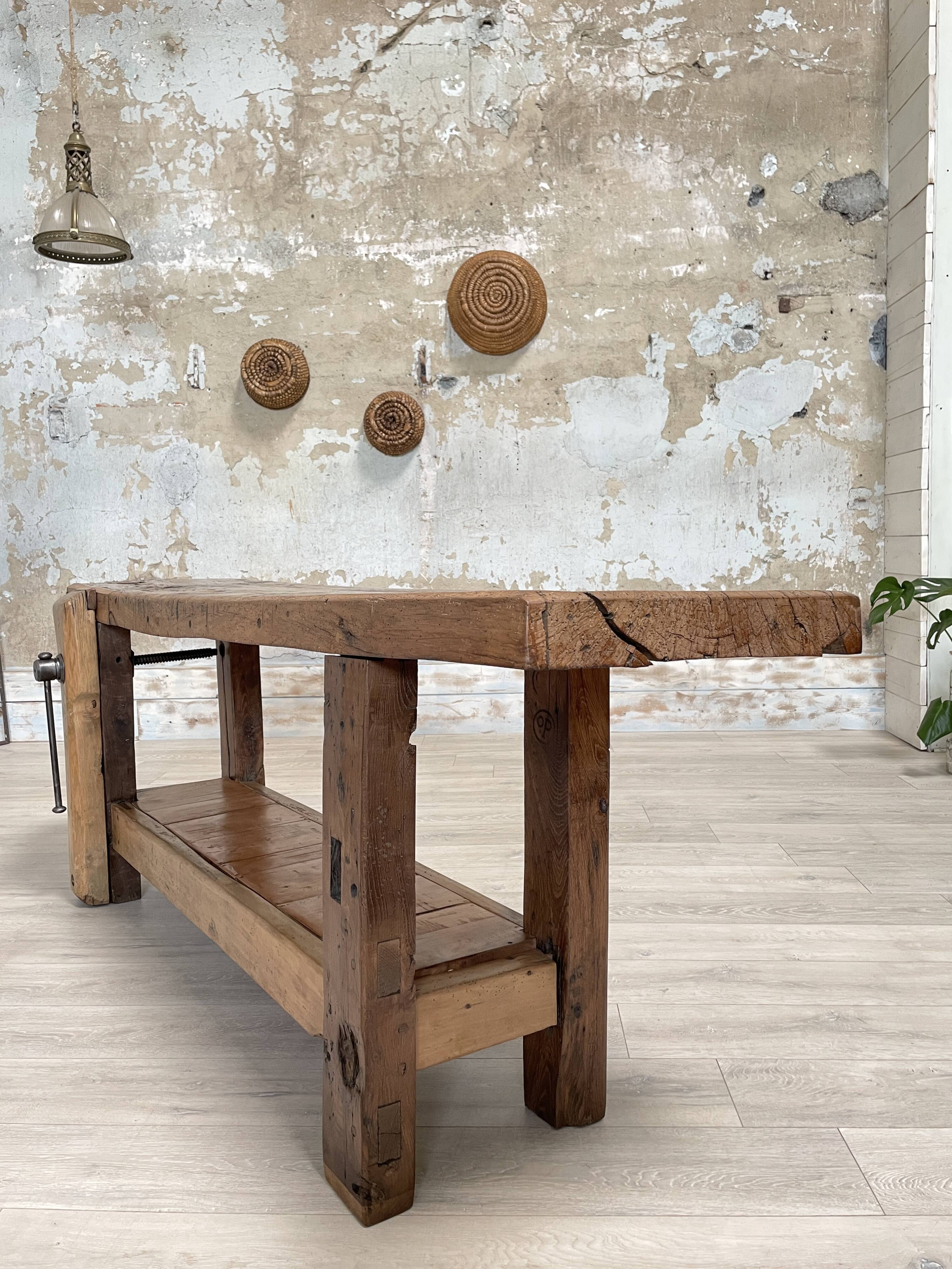 Solid wood carpenter's workbench